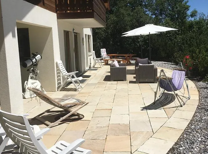 Domaine De La Famille Te *