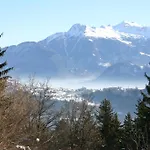 Domaine De La Famille Te *