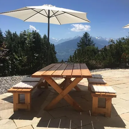 Domaine De La Famille Te Holiday home *