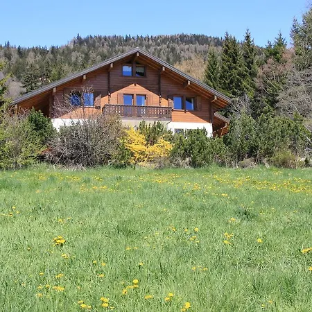 Domaine De La Famille Te Holiday home *